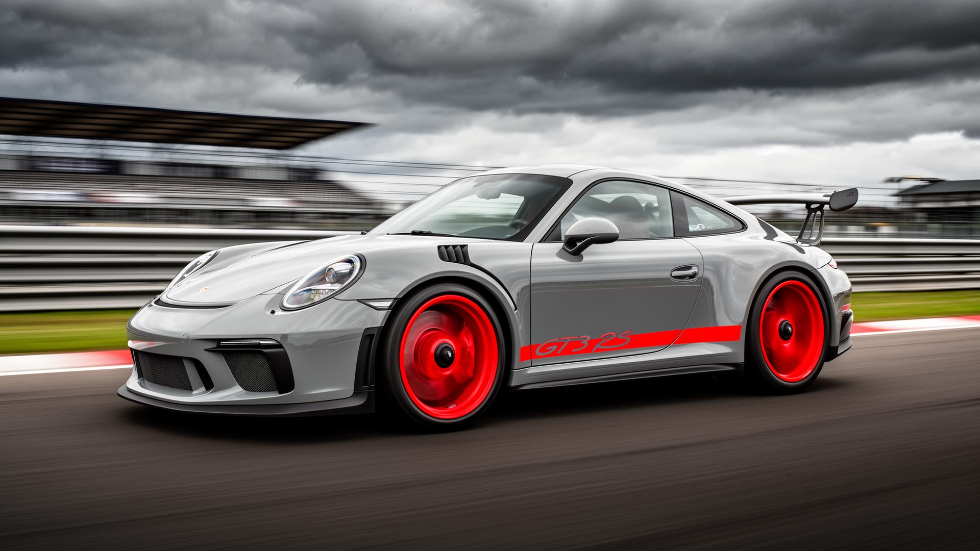 Porsche 911 GT3 RS on the race track